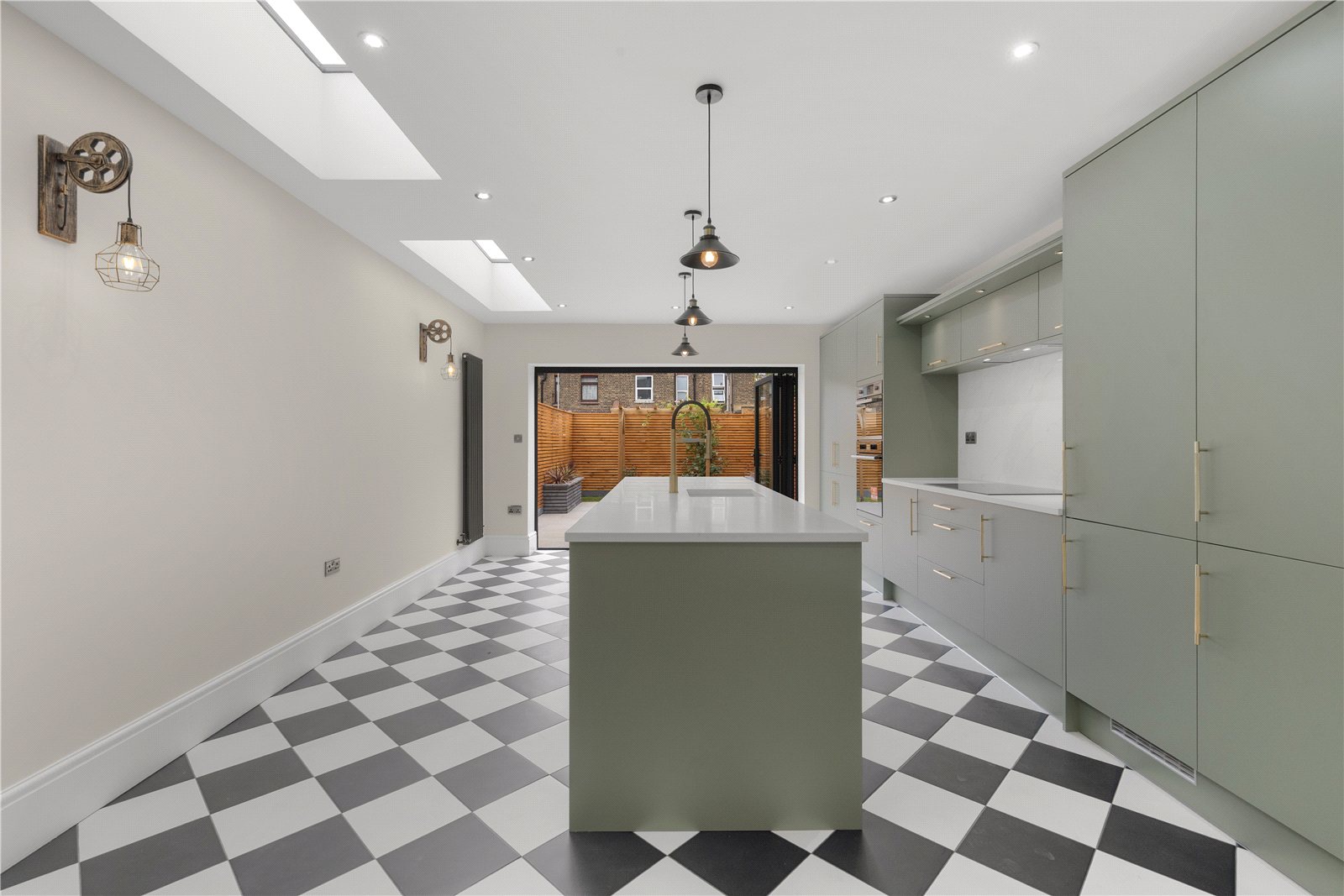 5 bedroom terraced house for sale 0