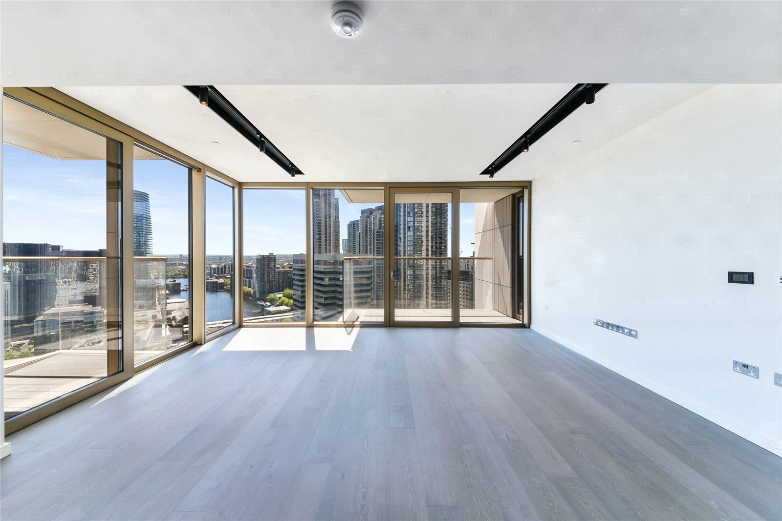 2 bedroom flat for sale 0