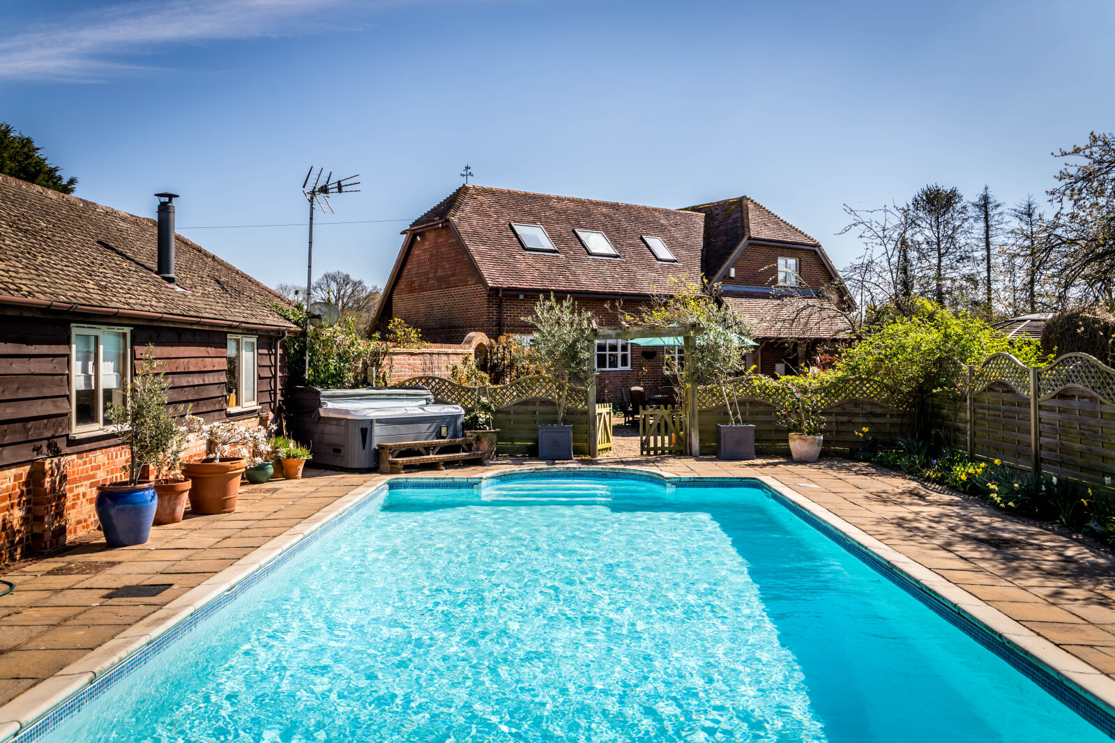 7 bedroom detached house for sale 0