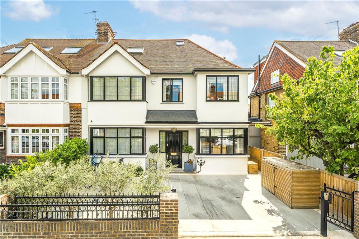 5 bedroom property for sale 0