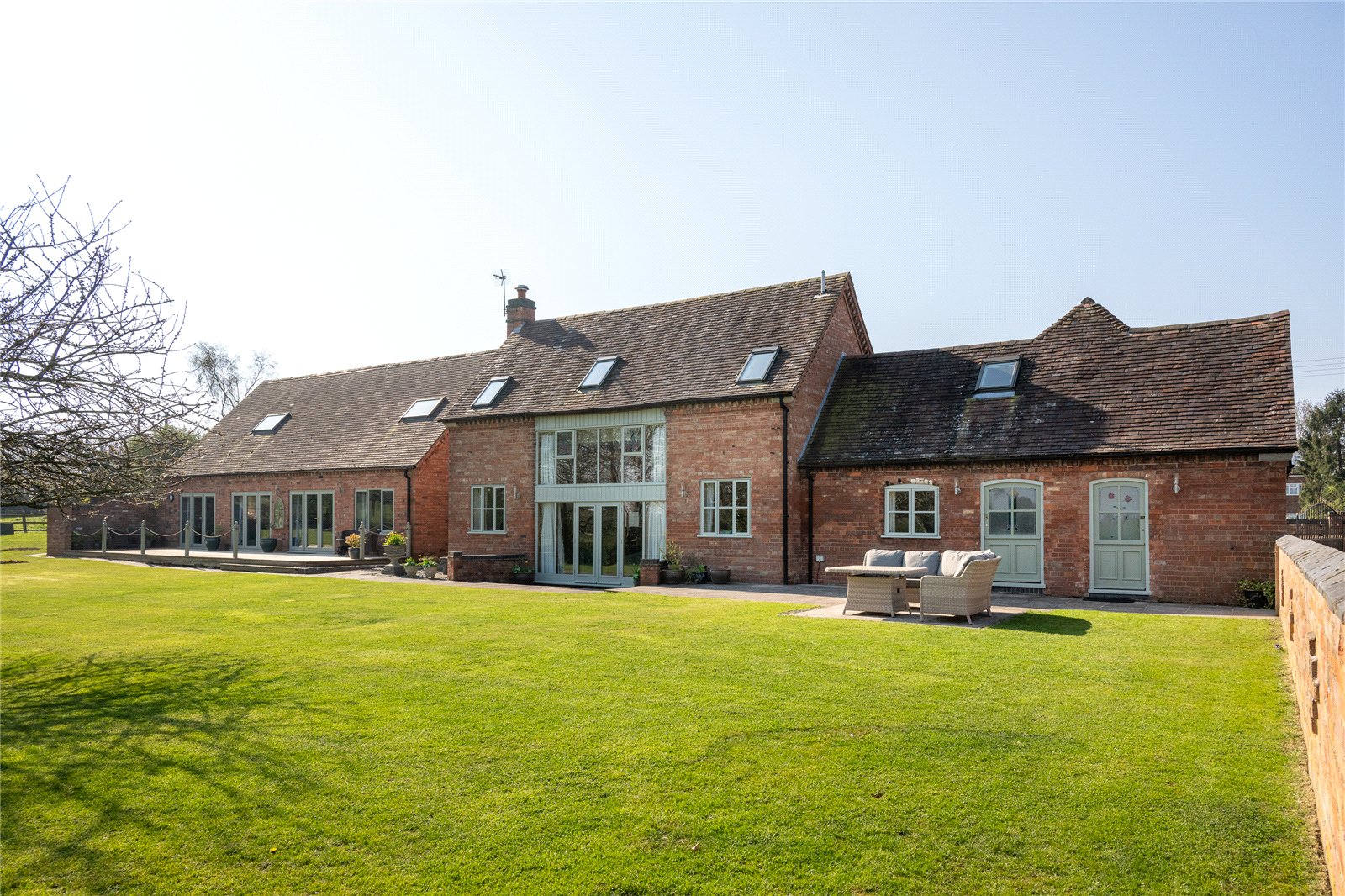 8 bedroom detached house for sale 0