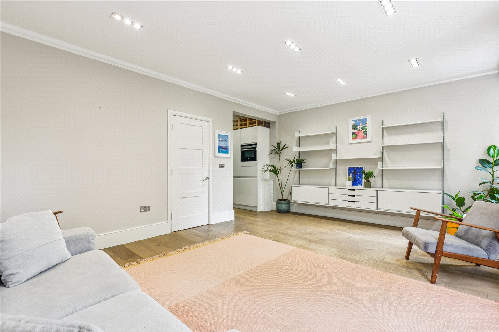 3 bedroom flat for sale 0