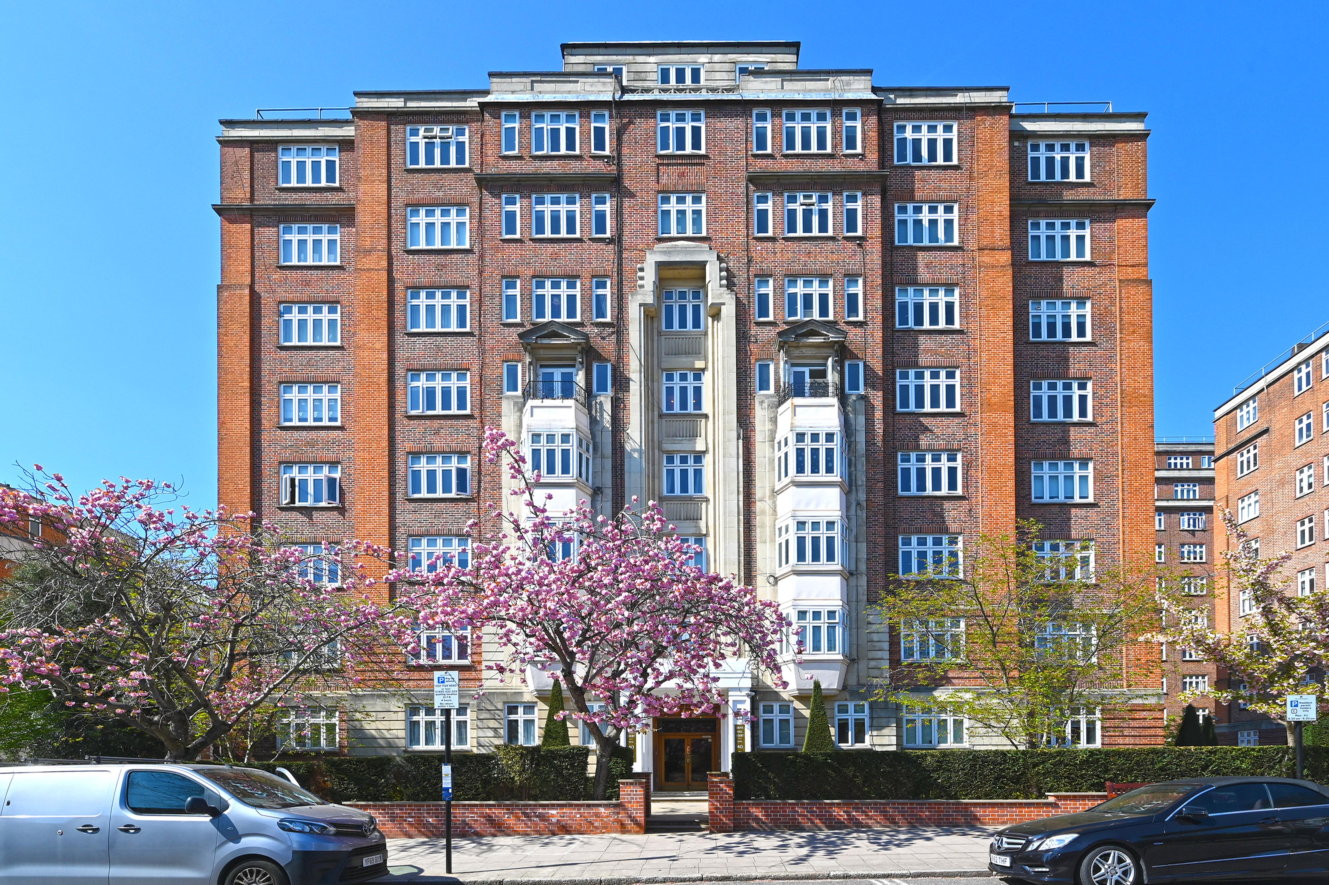 4 bedroom flat for sale 0