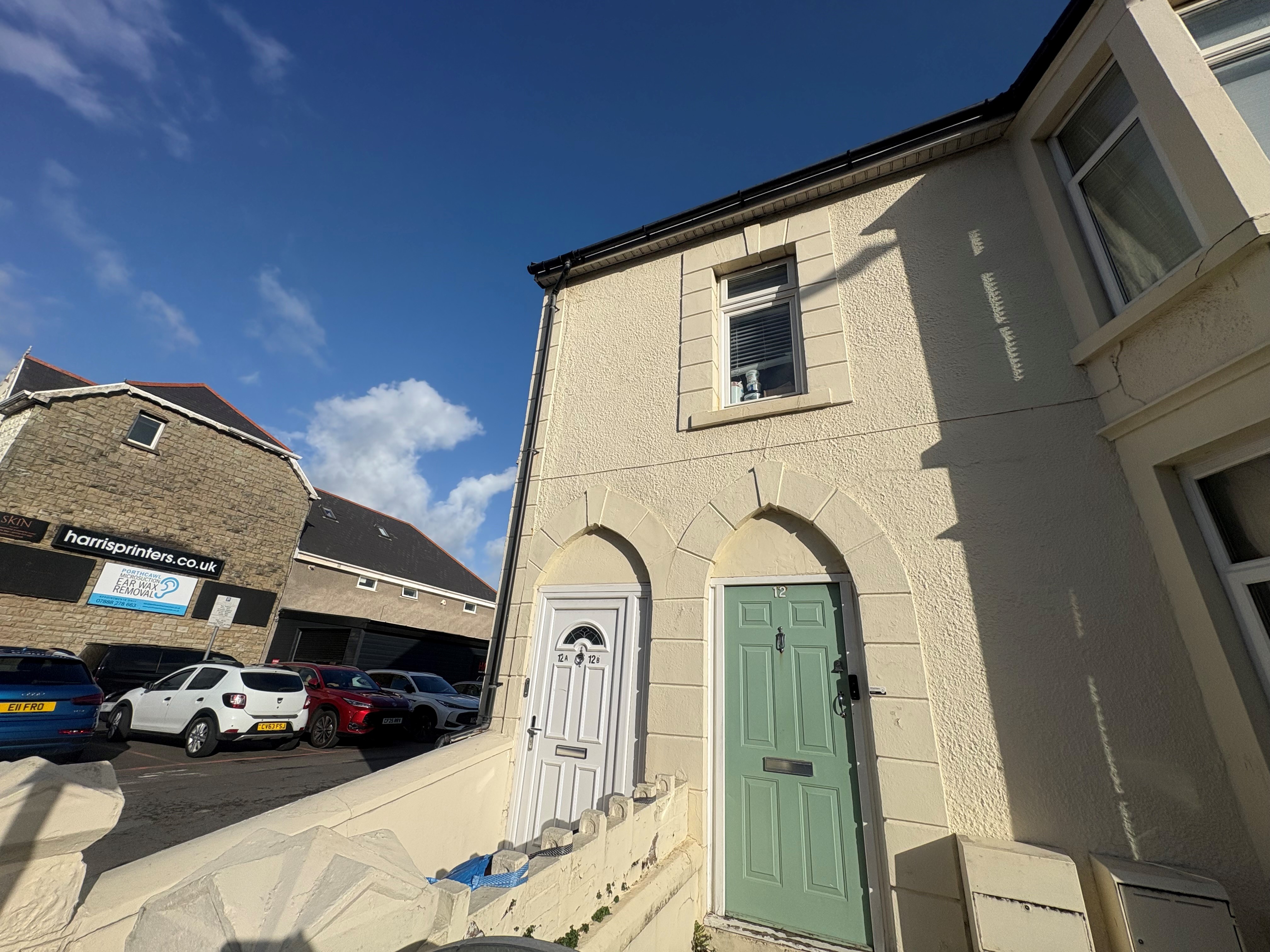 12b, Porthcawl photo 3