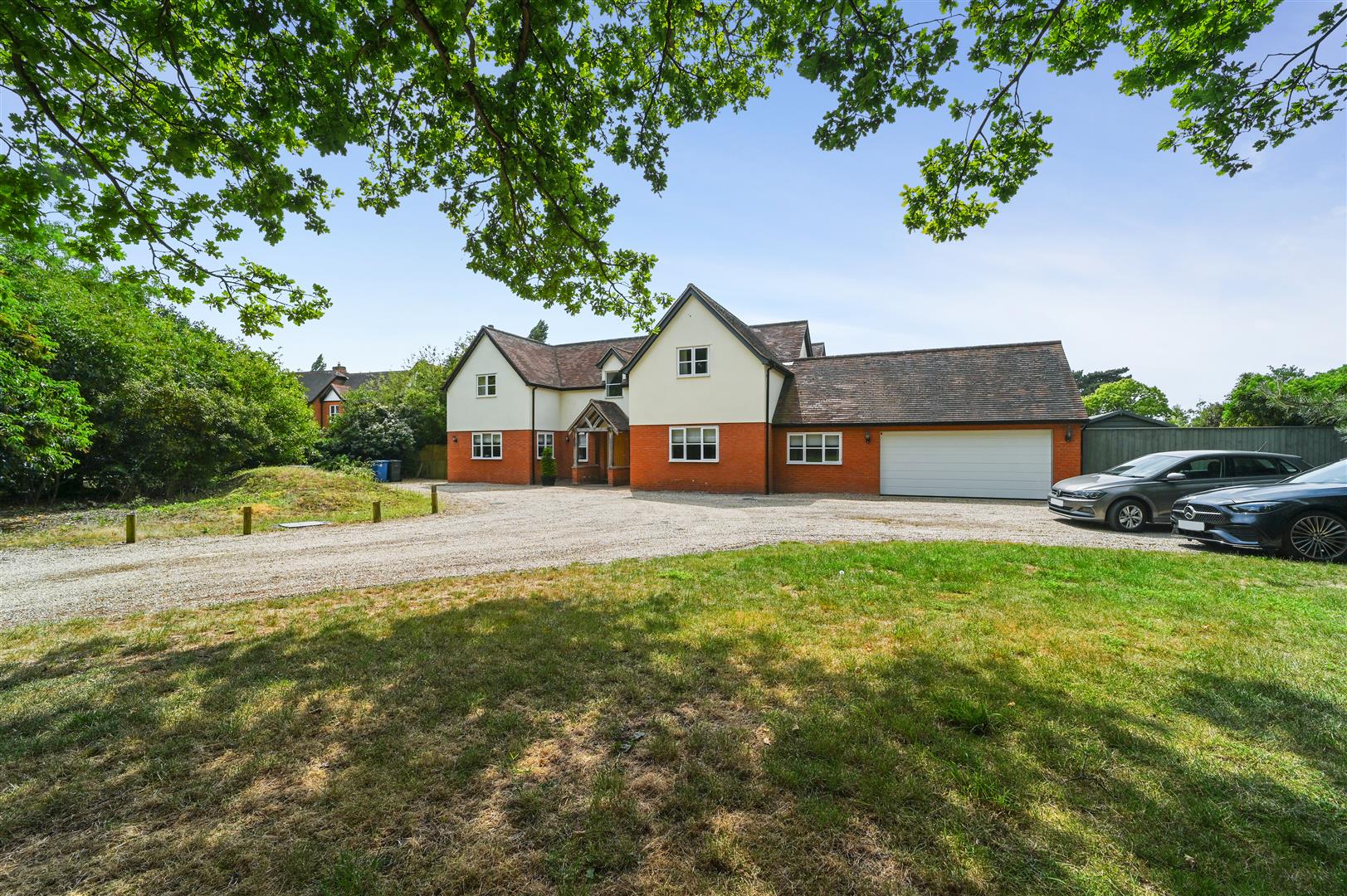 5 bedroom property for sale in Colchester