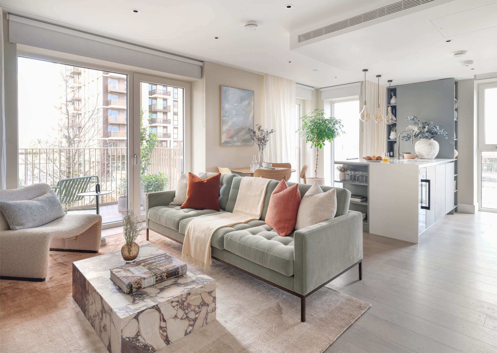 3 bedroom flat for sale 0