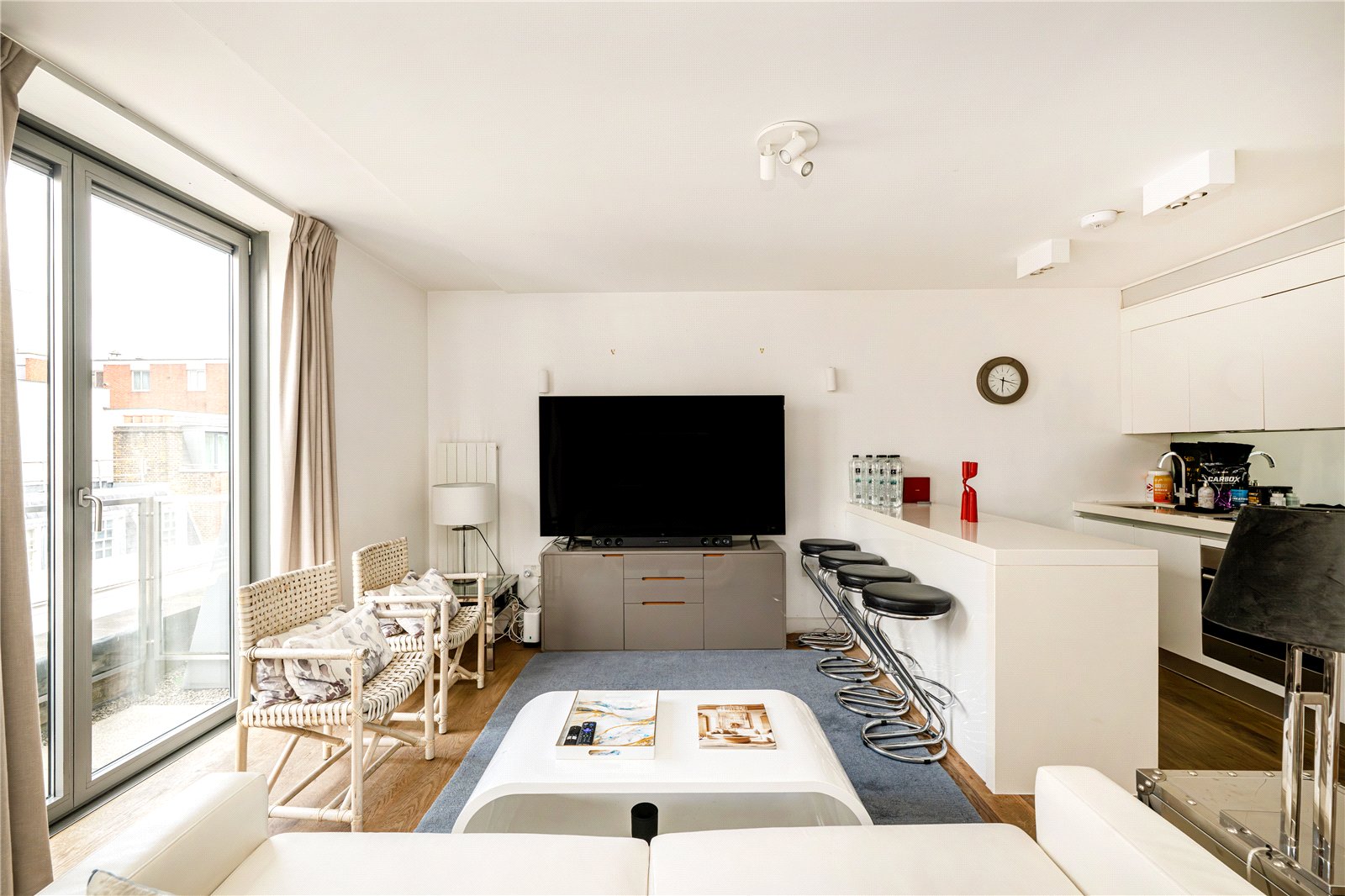 2 bedroom flat for sale 0