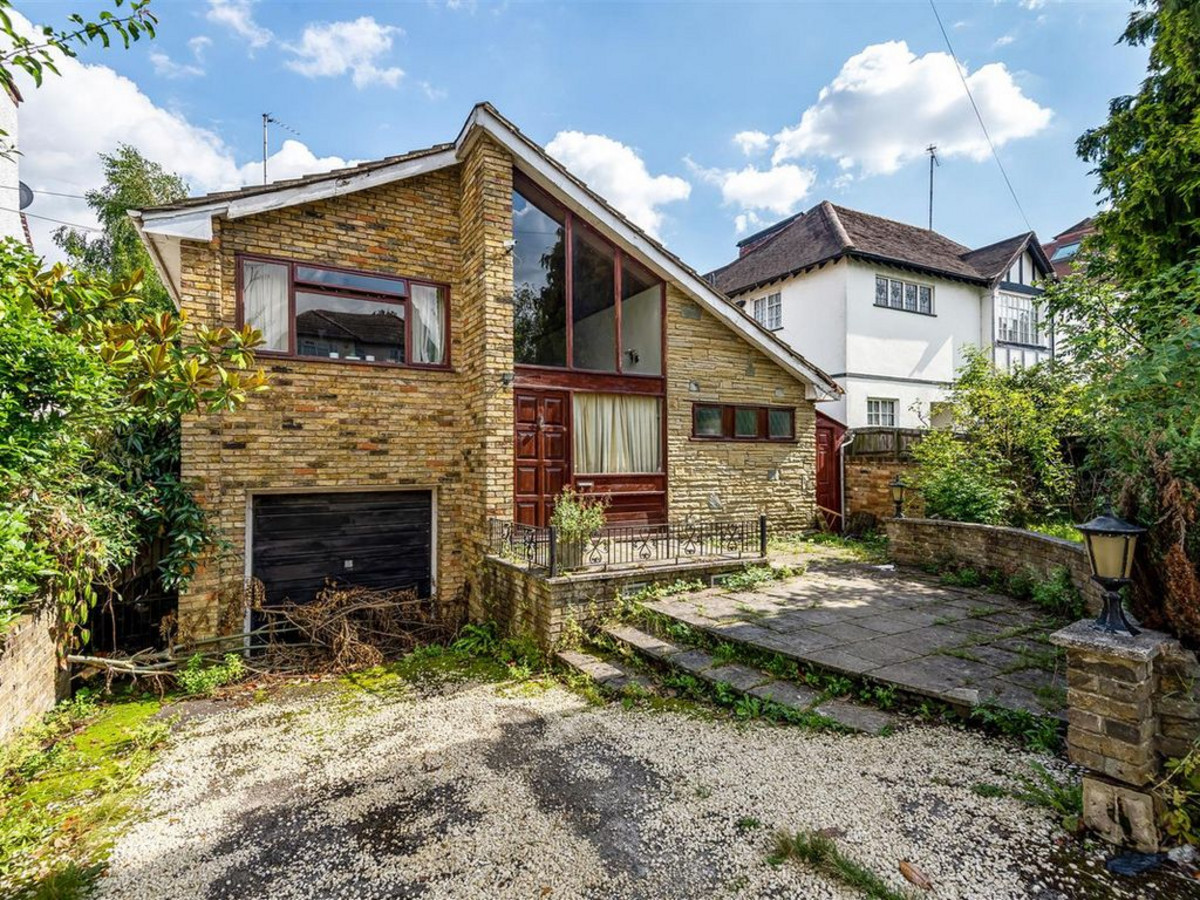 5 bedroom detached house for sale 0