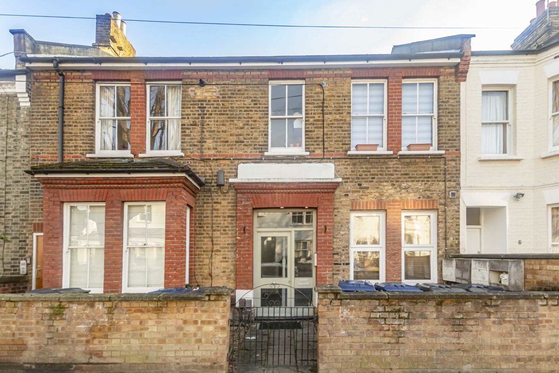 3 Gresham Mews, 5, Reynolds Road, London photo 5