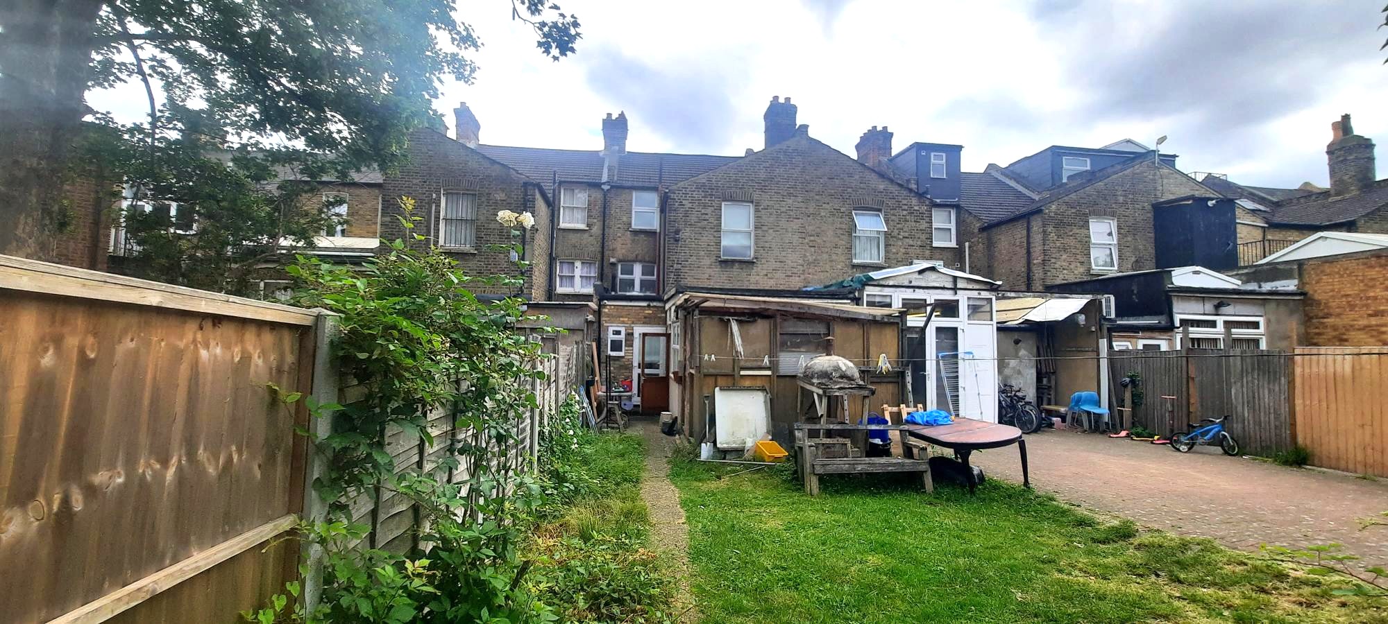 3 bedroom terraced house for sale 0