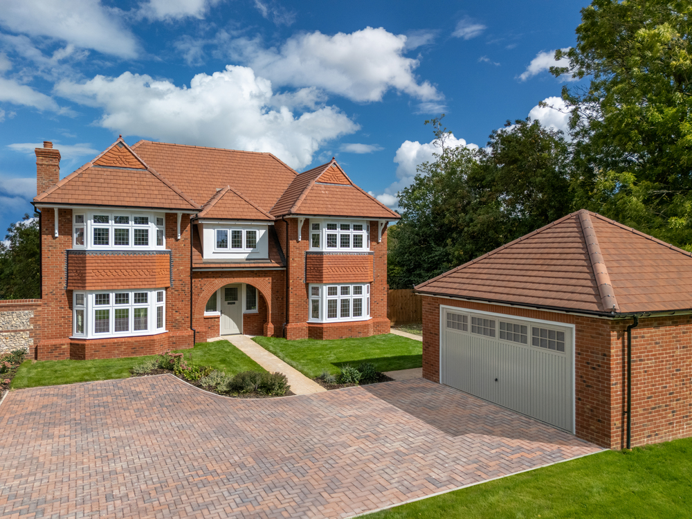 3 bedroom flat for sale