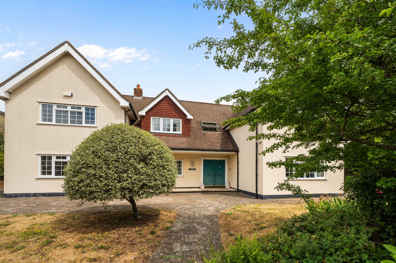 3 bedroom flat for sale