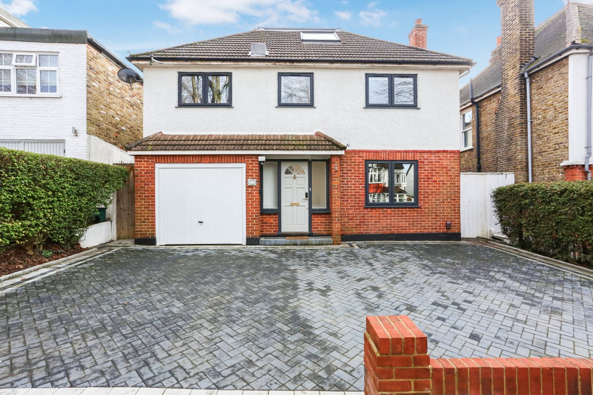 2 bedroom flat for sale