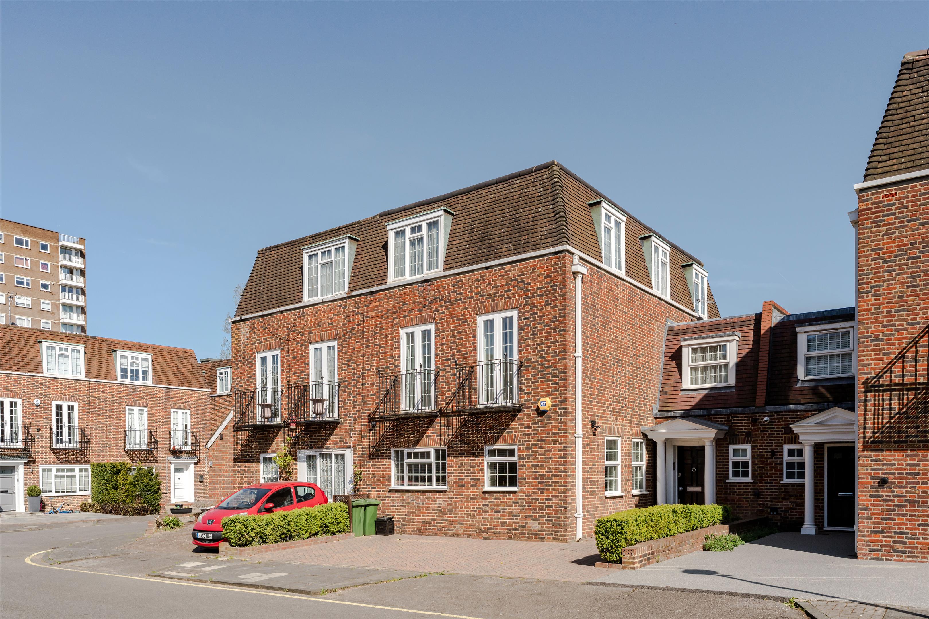 5 bedroom terraced house for sale 0