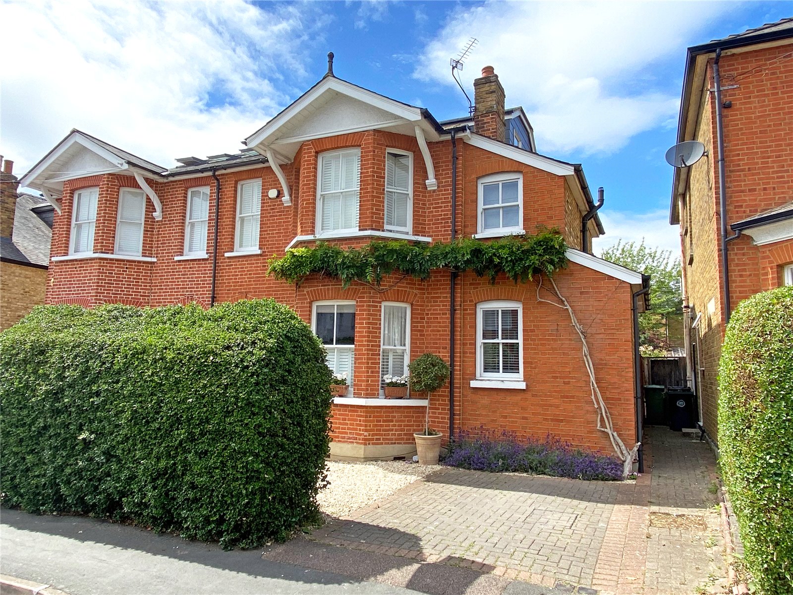 37, Winchester Road, Walton-On-Thames photo 2