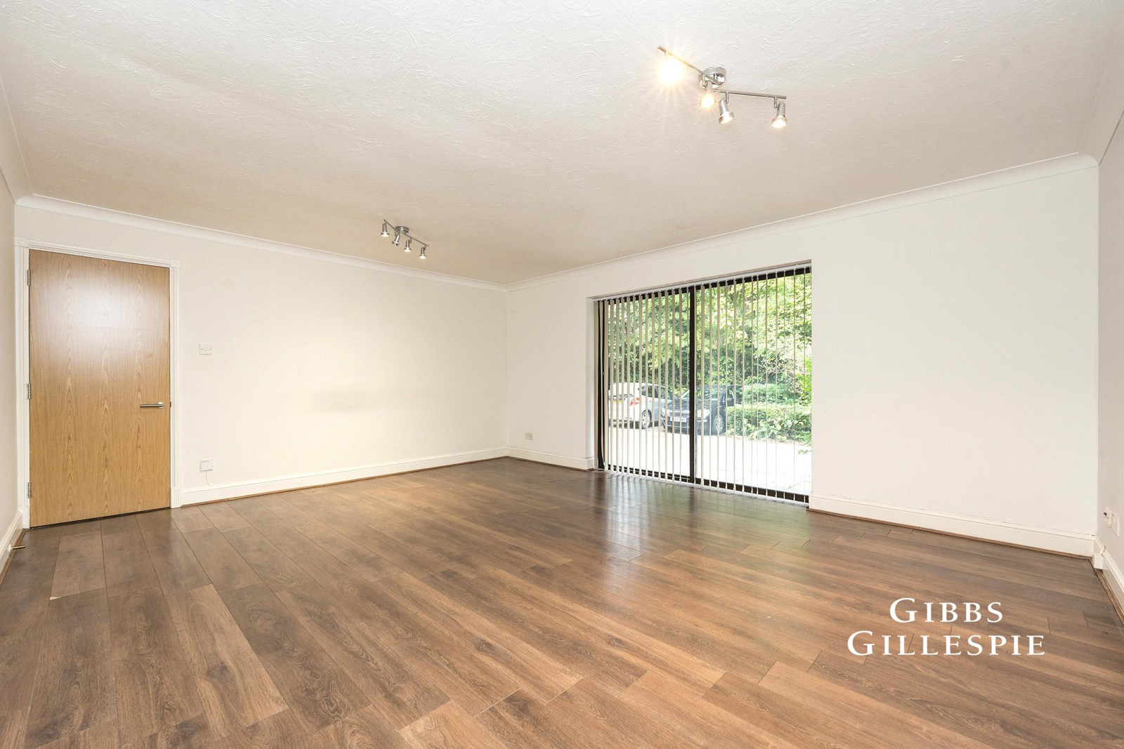 2-bed flat on 29, Winslow Close, Pinner, £1,875/mo