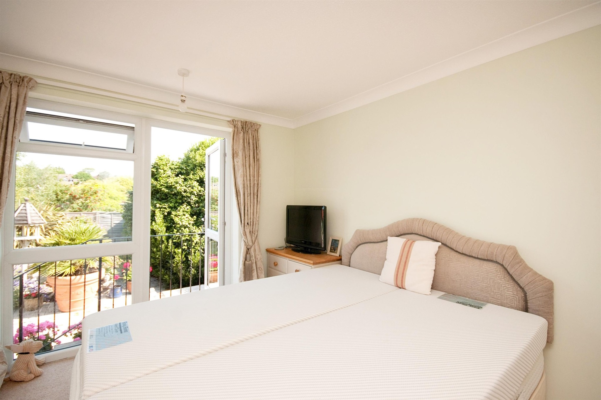 Photos of Ridgewood Gardens, BexhillOnSea TN40 62016643 PrimeLocation