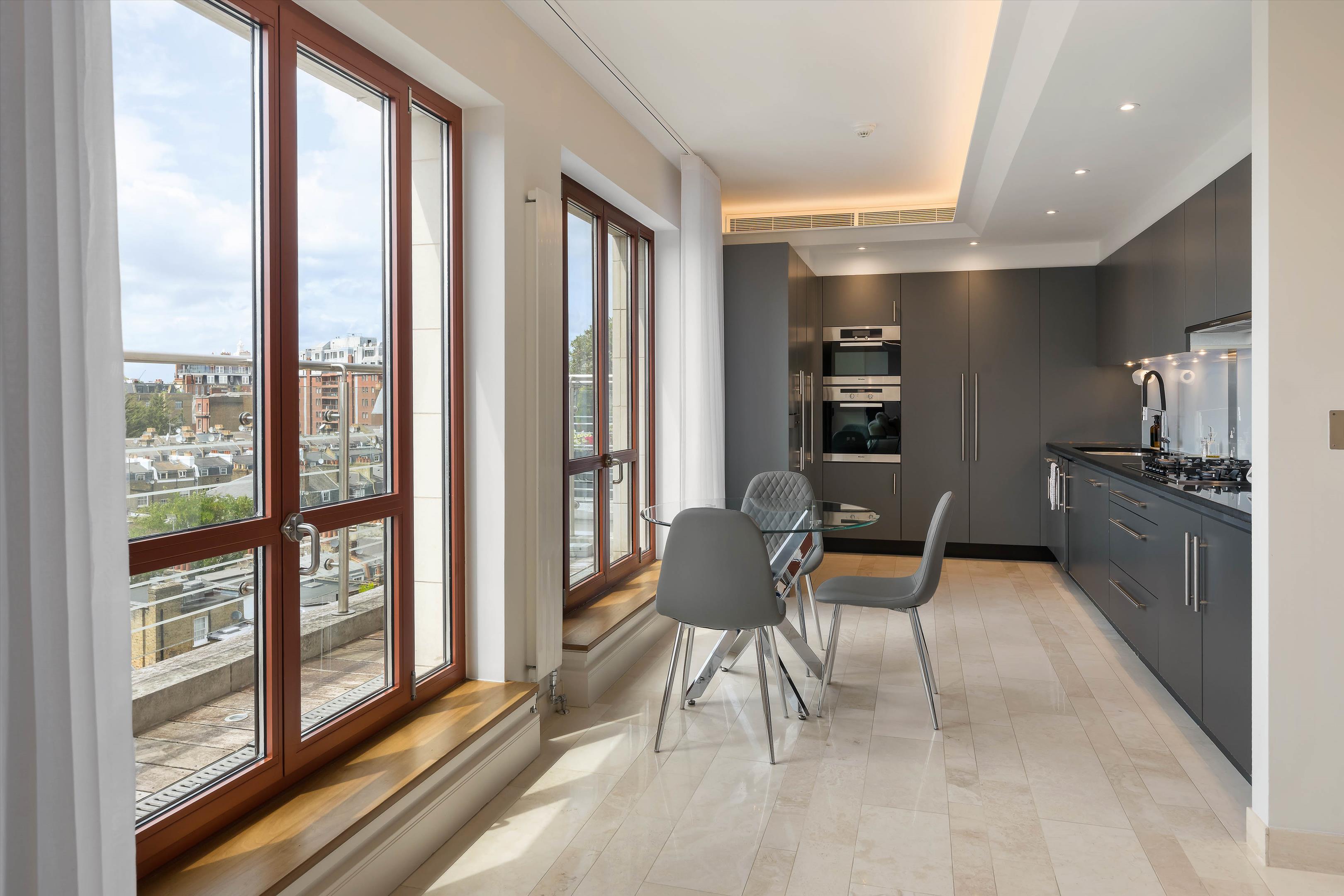 3 bedroom flat for sale 0