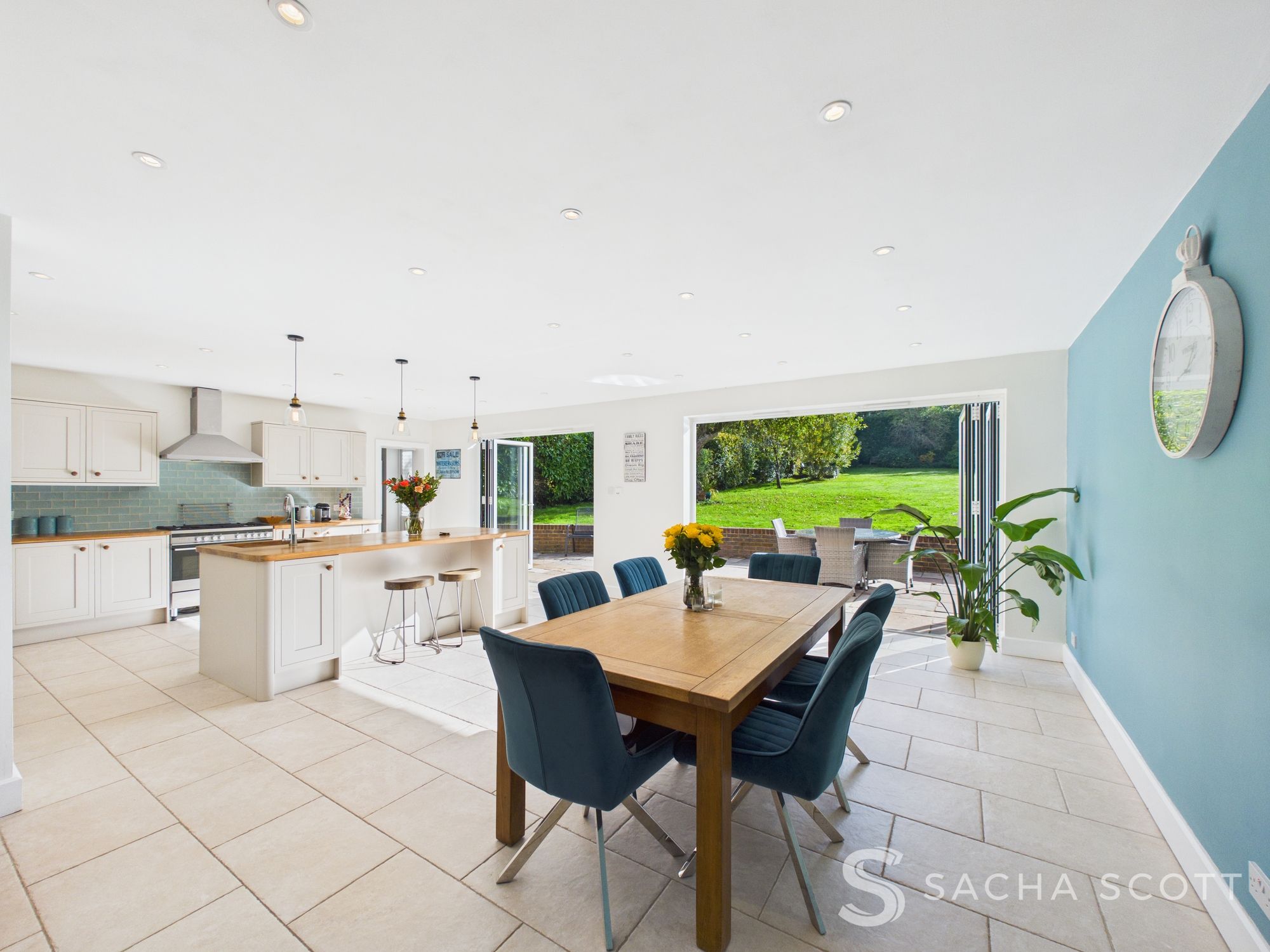 4 bedroom detached house for sale 0