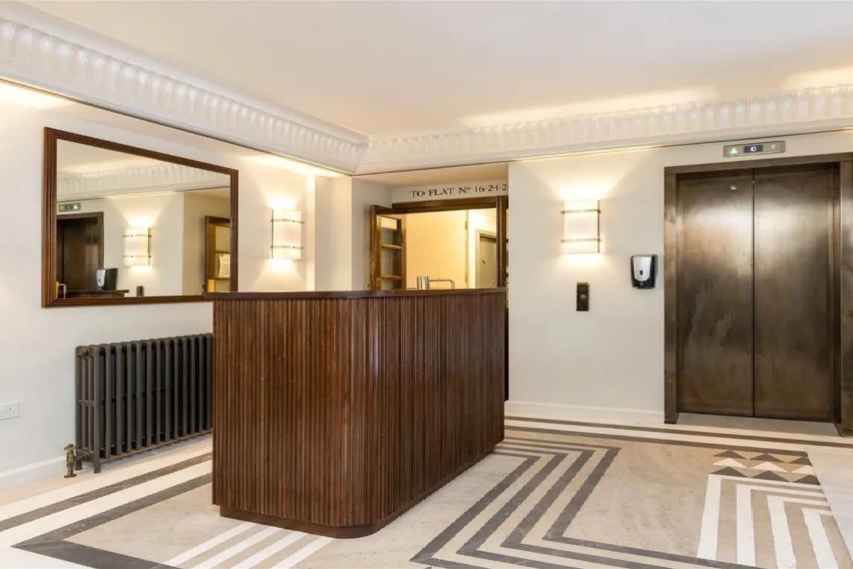 Flat 29, Swan Court, London photo 4