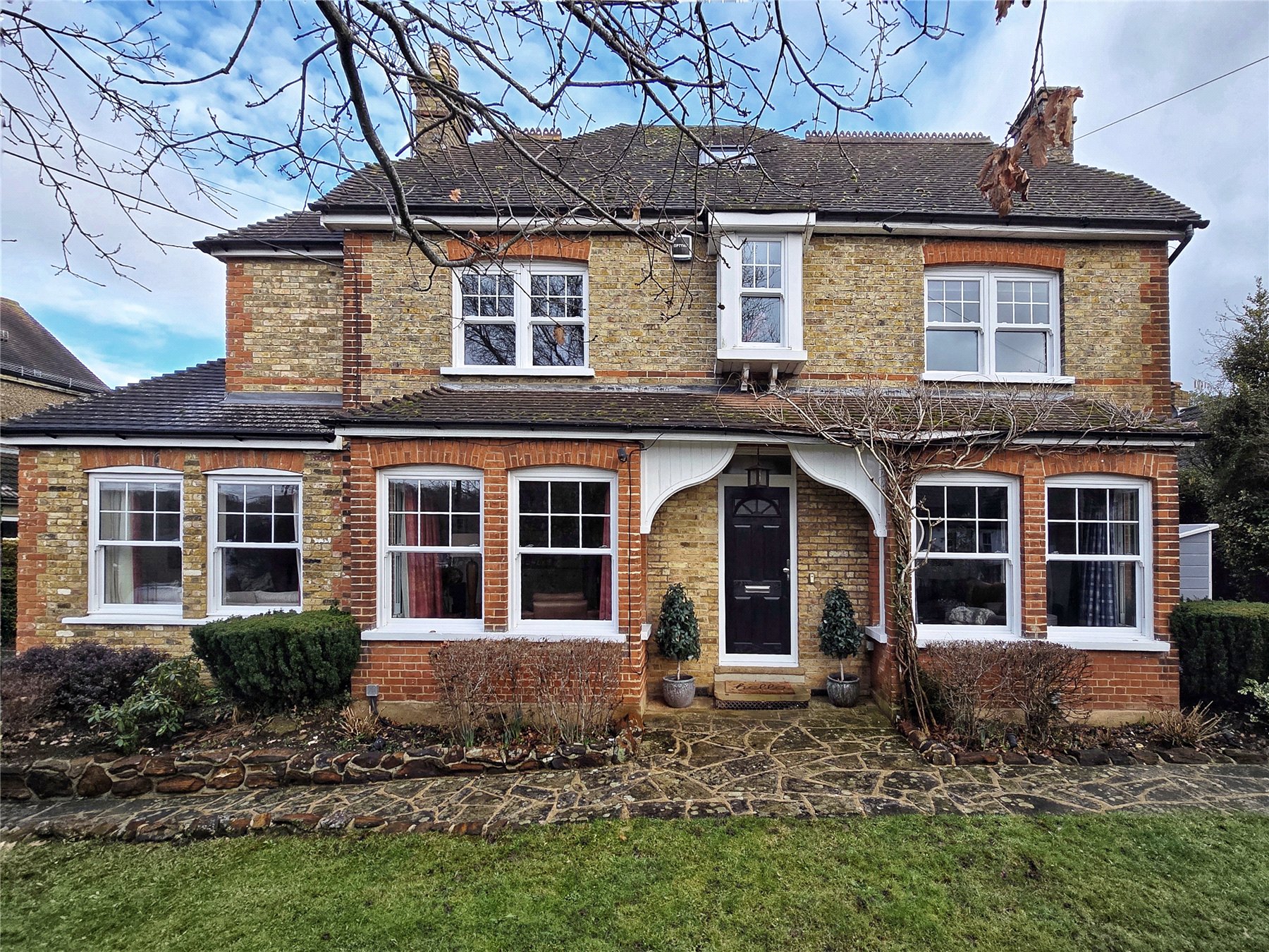5 bedroom detached house for sale 0