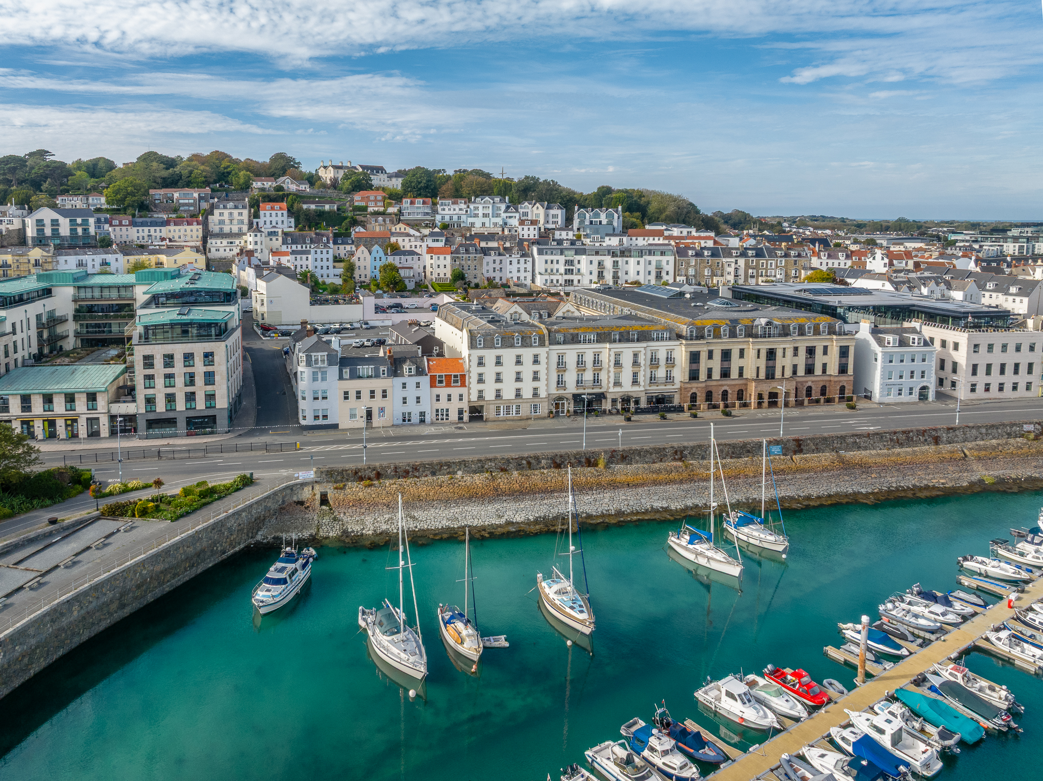 8 bedroom detached house for sale 0