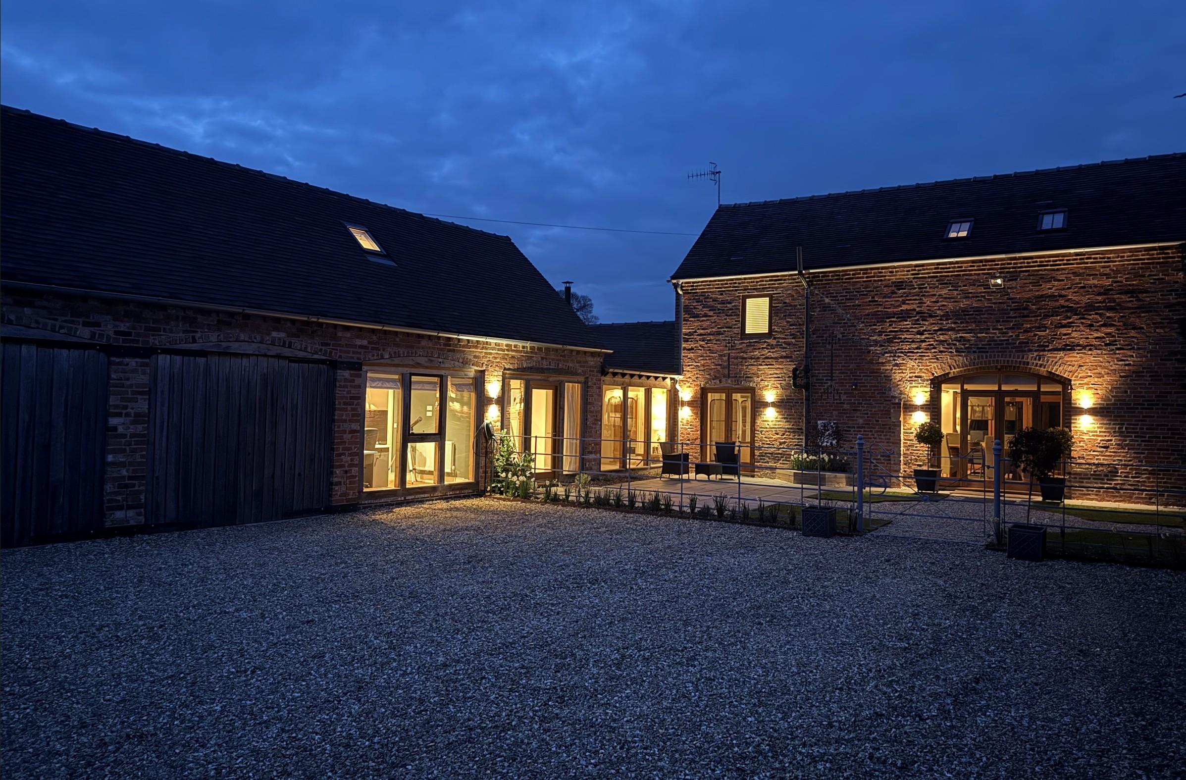 6 bedroom barn conversion for sale 0