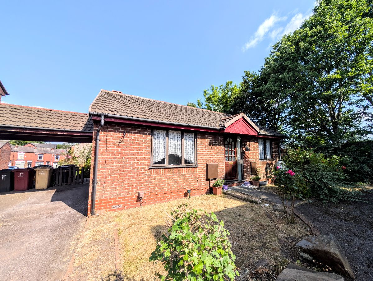 2-bed house on 18 Ivanhoe Court, Bolton, £140,000
