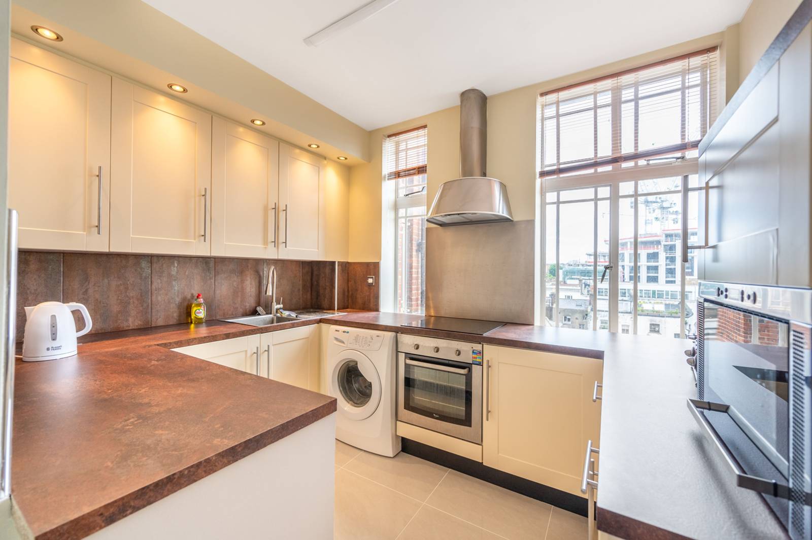 3 bedroom flat for sale 0