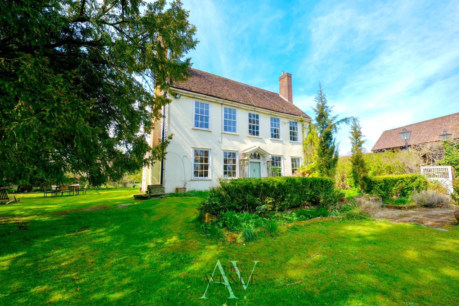 7 bedroom country house for sale 0