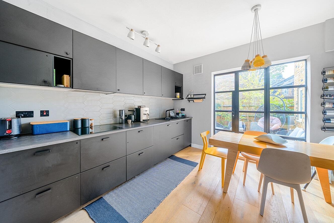 4 bedroom end terrace house for sale 0