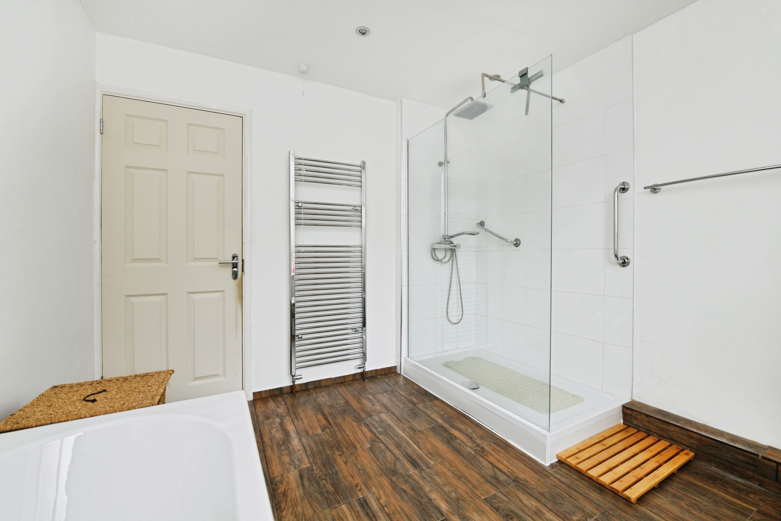 4 bedroom detached house for sale 0