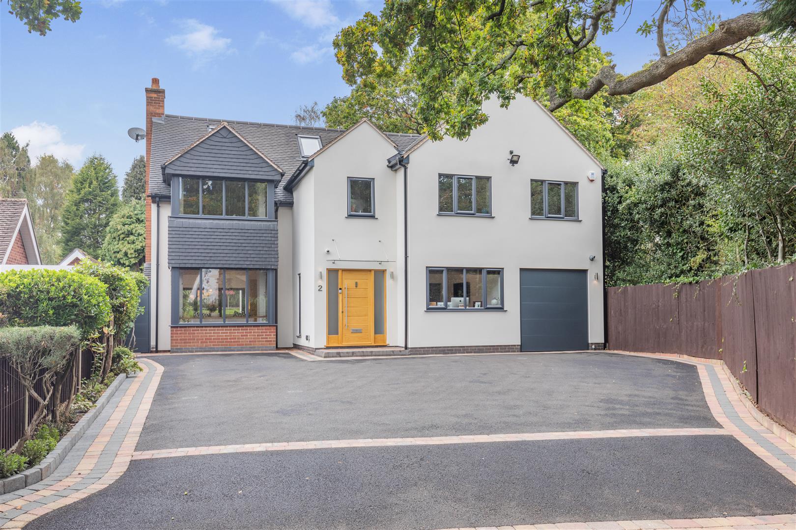 4 bedroom property for sale in London