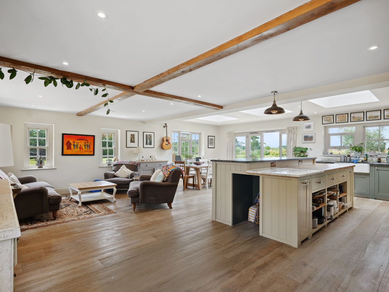 5 bedroom detached house for sale 0