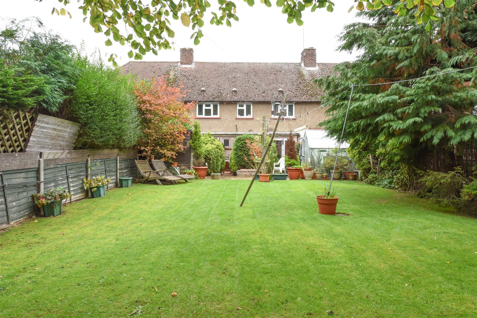 Free property report 9 Vaux Crescent, Hersham, Waltononthames, KT12