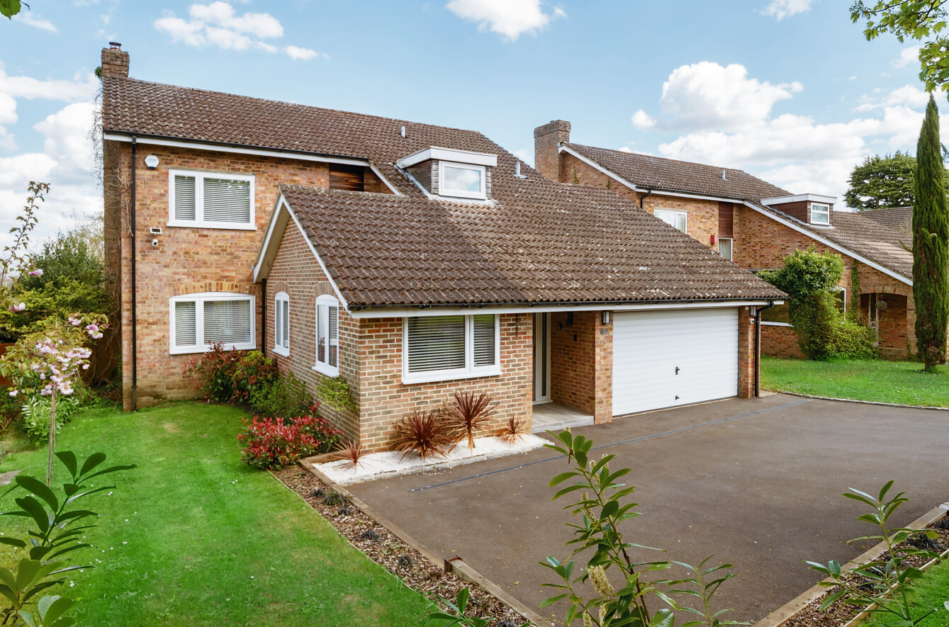 4 bedroom detached house for sale 0