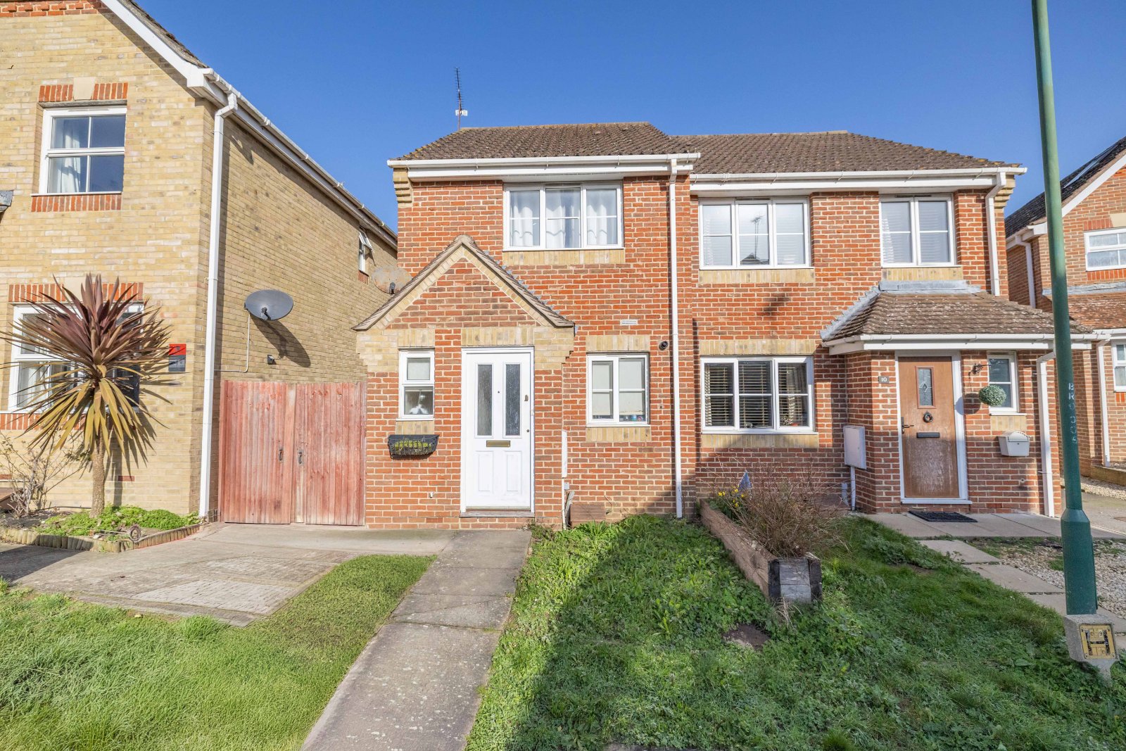 8, Broadlands, Canterbury photo 2