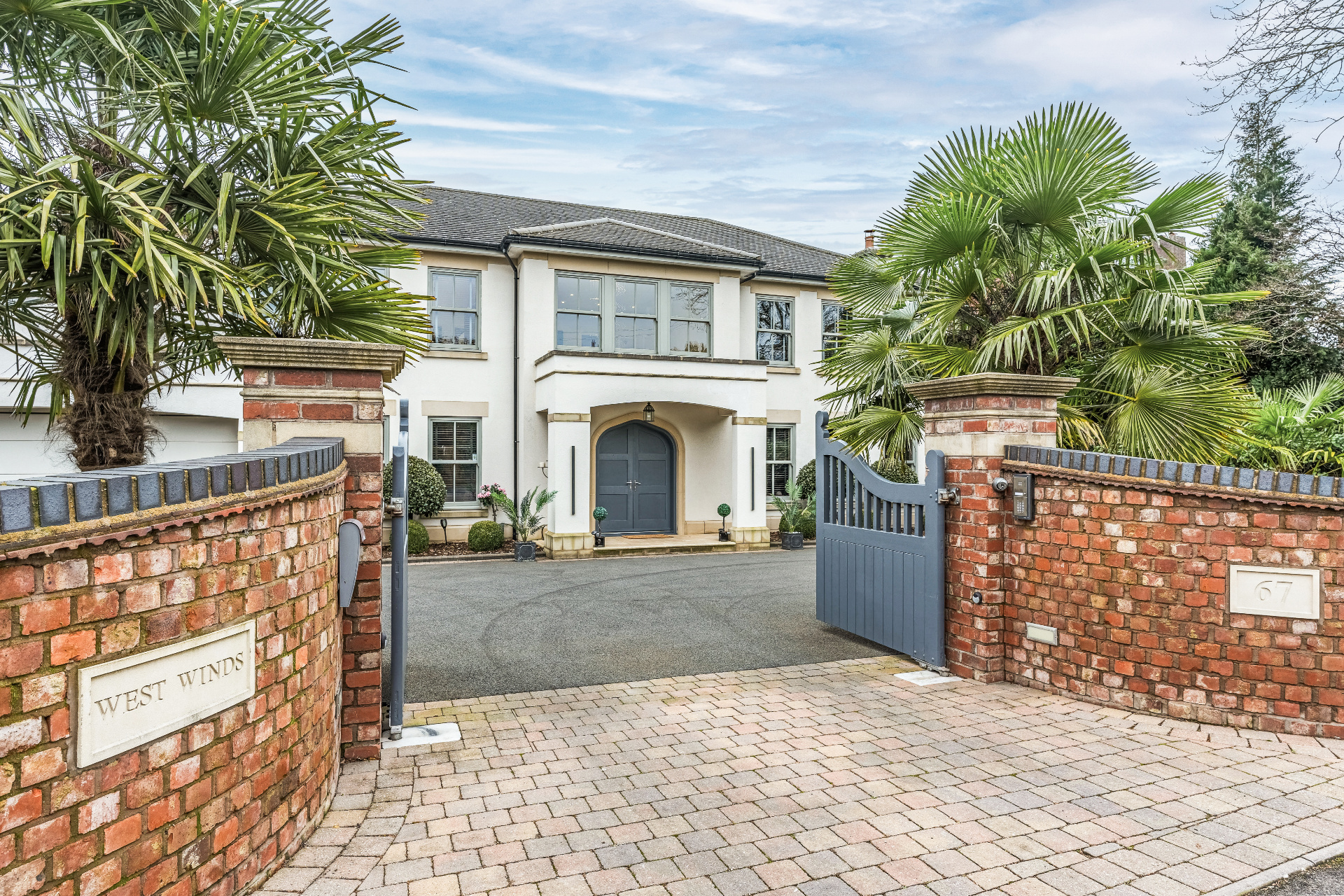 7 Bedroom Detached House For Sale - MillionPlus.com The Luxury Marketplace