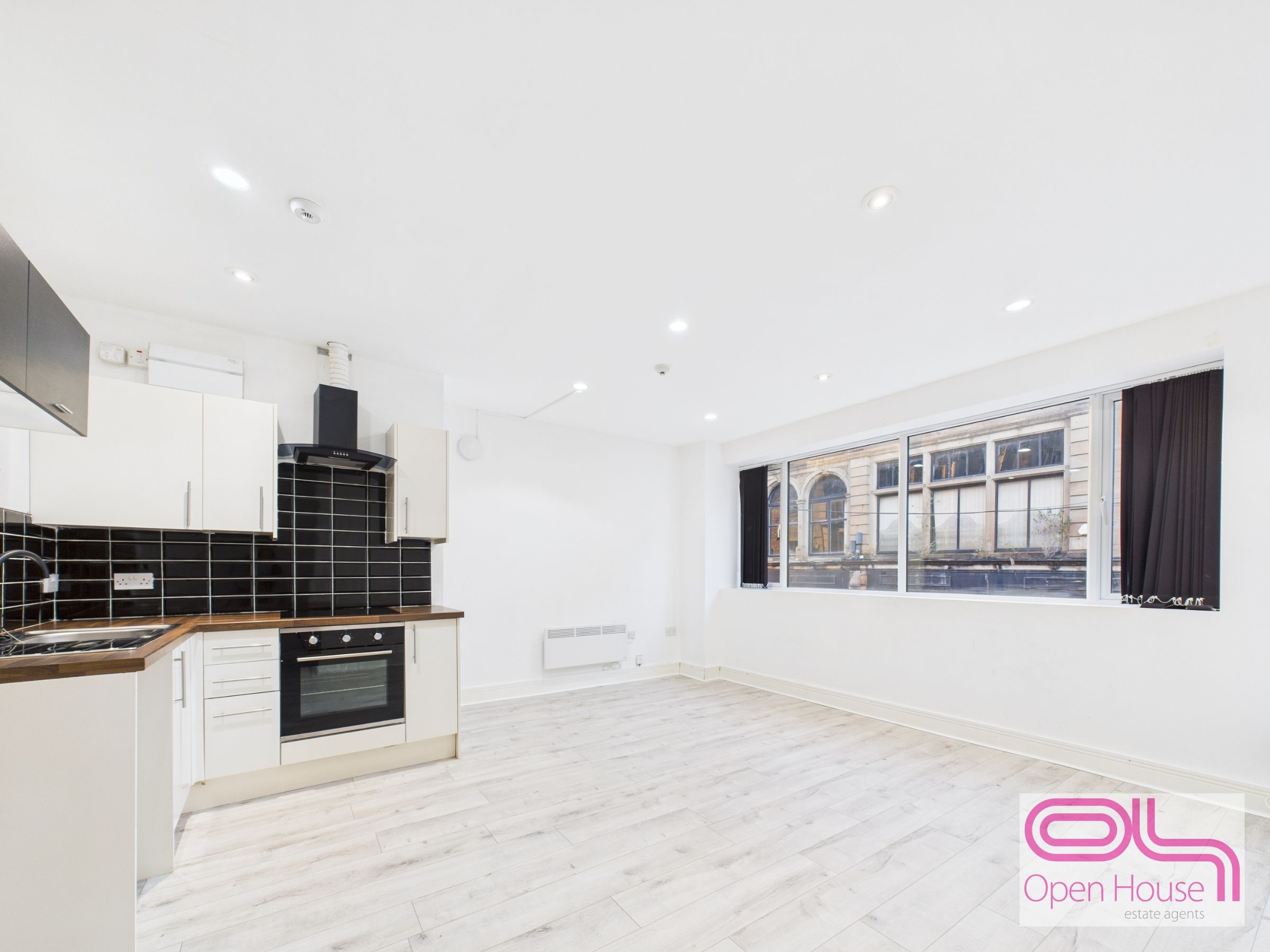 Flat 4 6-8 Hammerton Street, Burnley photo 4