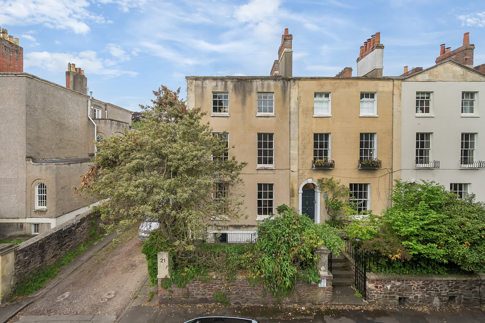 5 bedroom detached house for sale in Reading