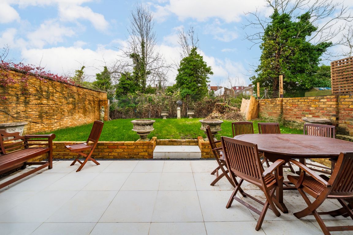 4 bedroom terraced house for sale 0