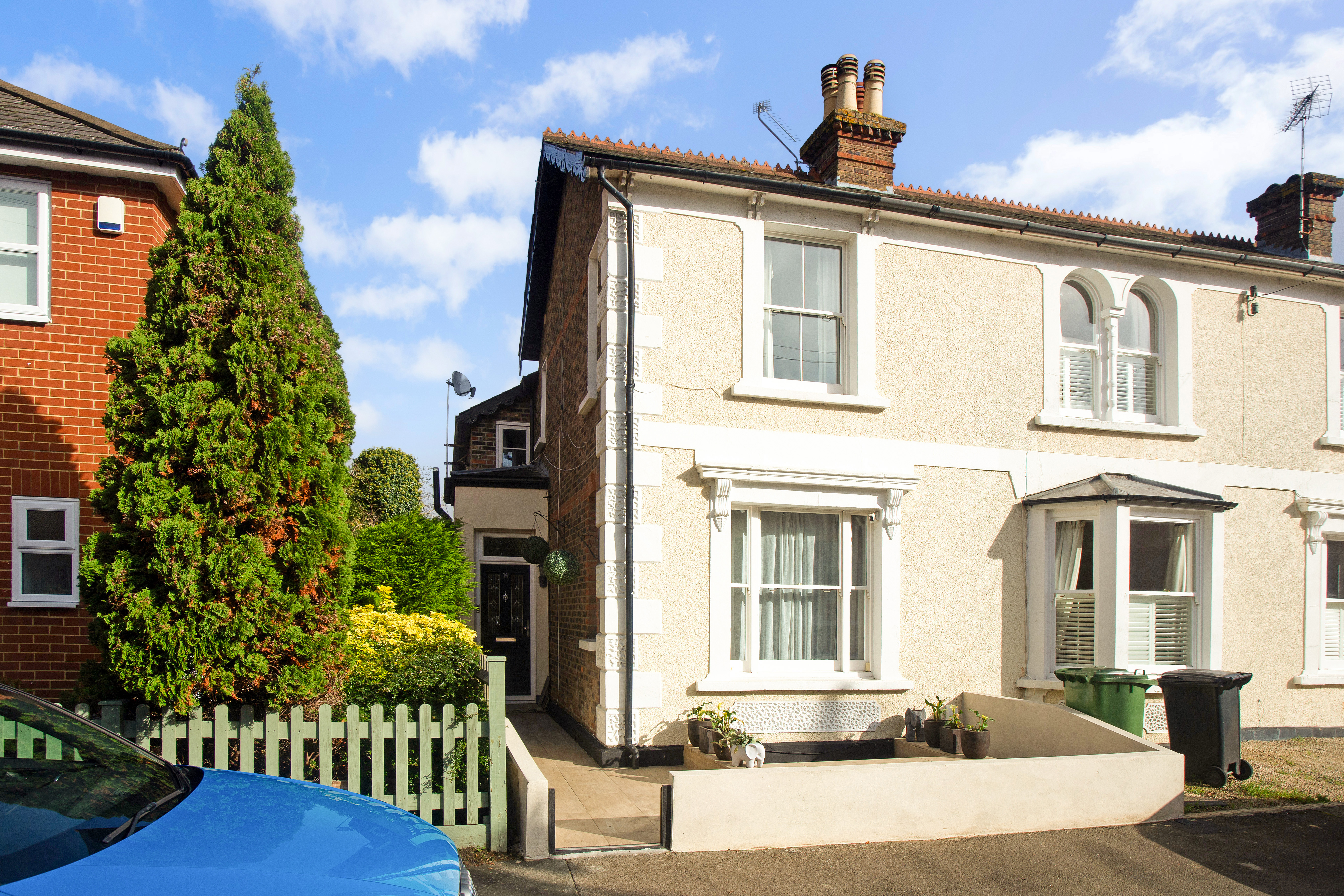 4 bedroom semi-detached house for sale 0