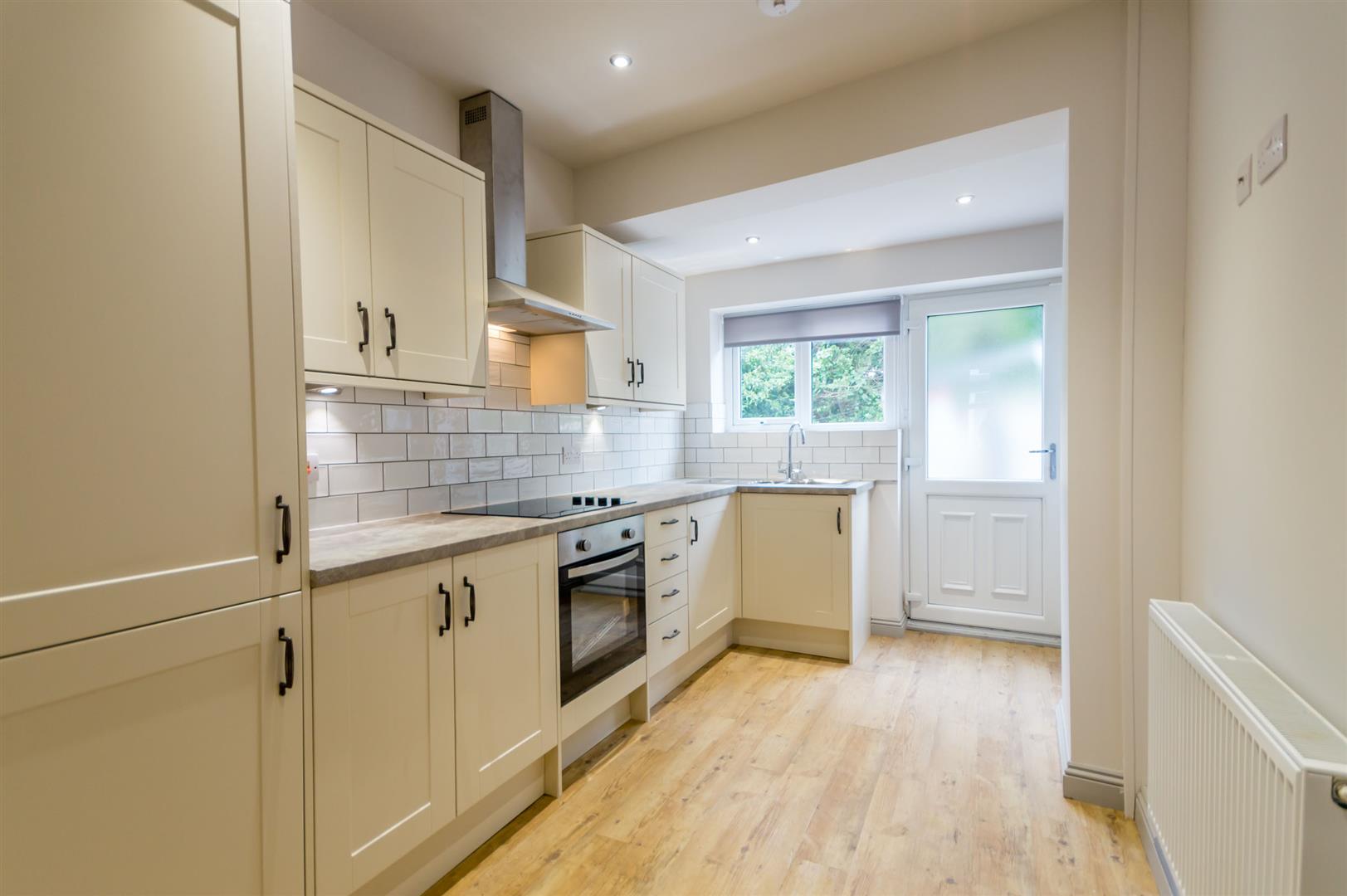 25, Flaxley Road, Selby photo 5