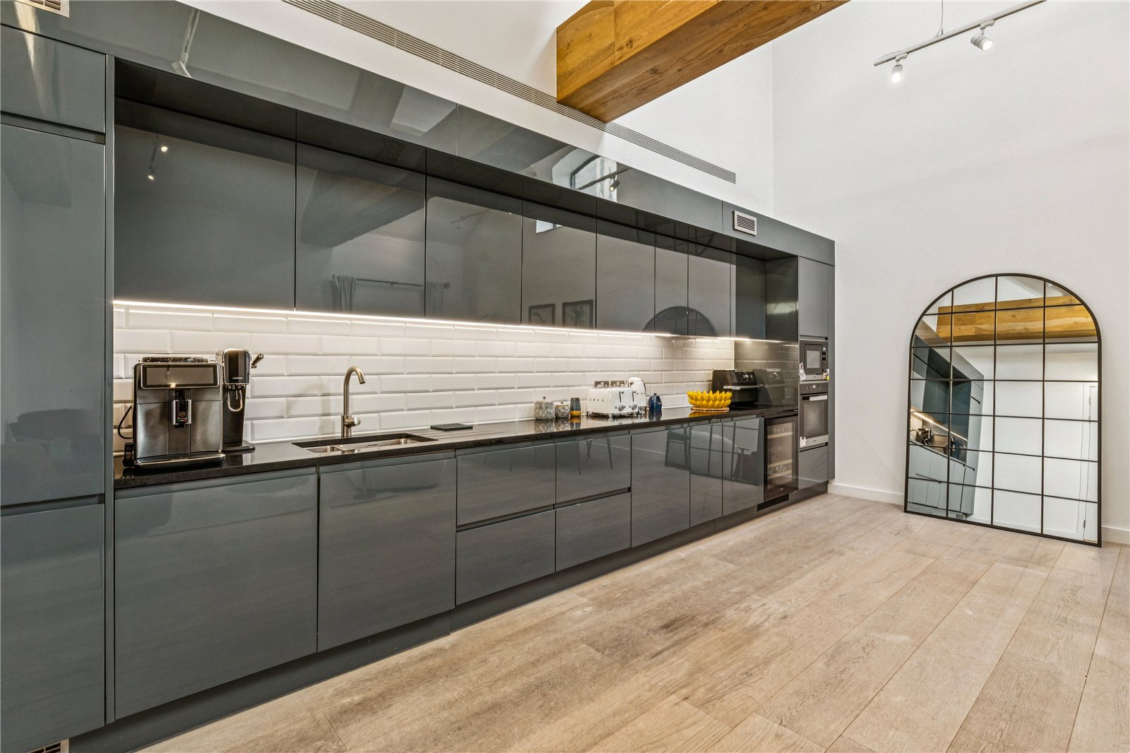 2 bedroom flat for sale 0