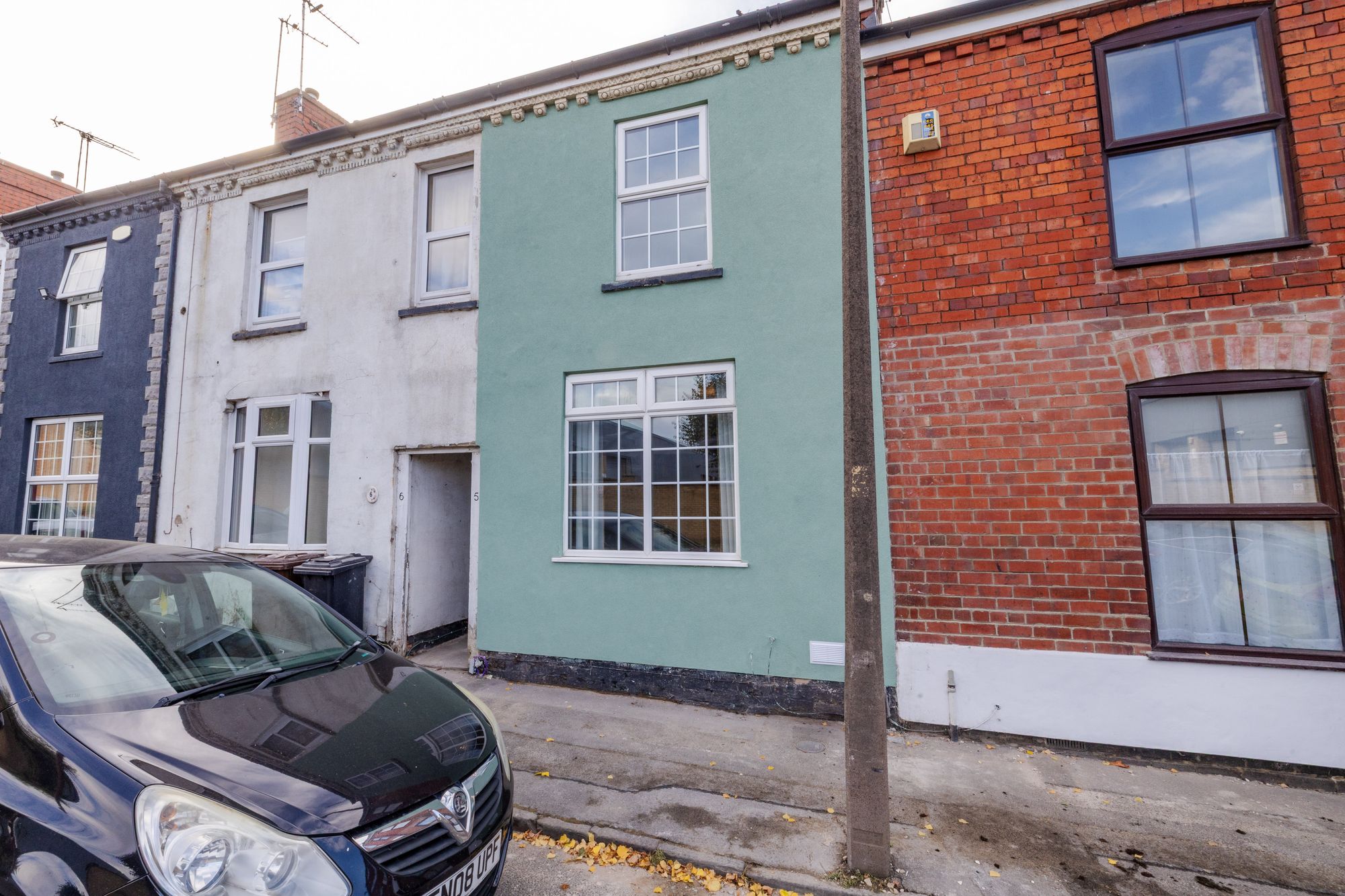 3 bed terraced house for sale