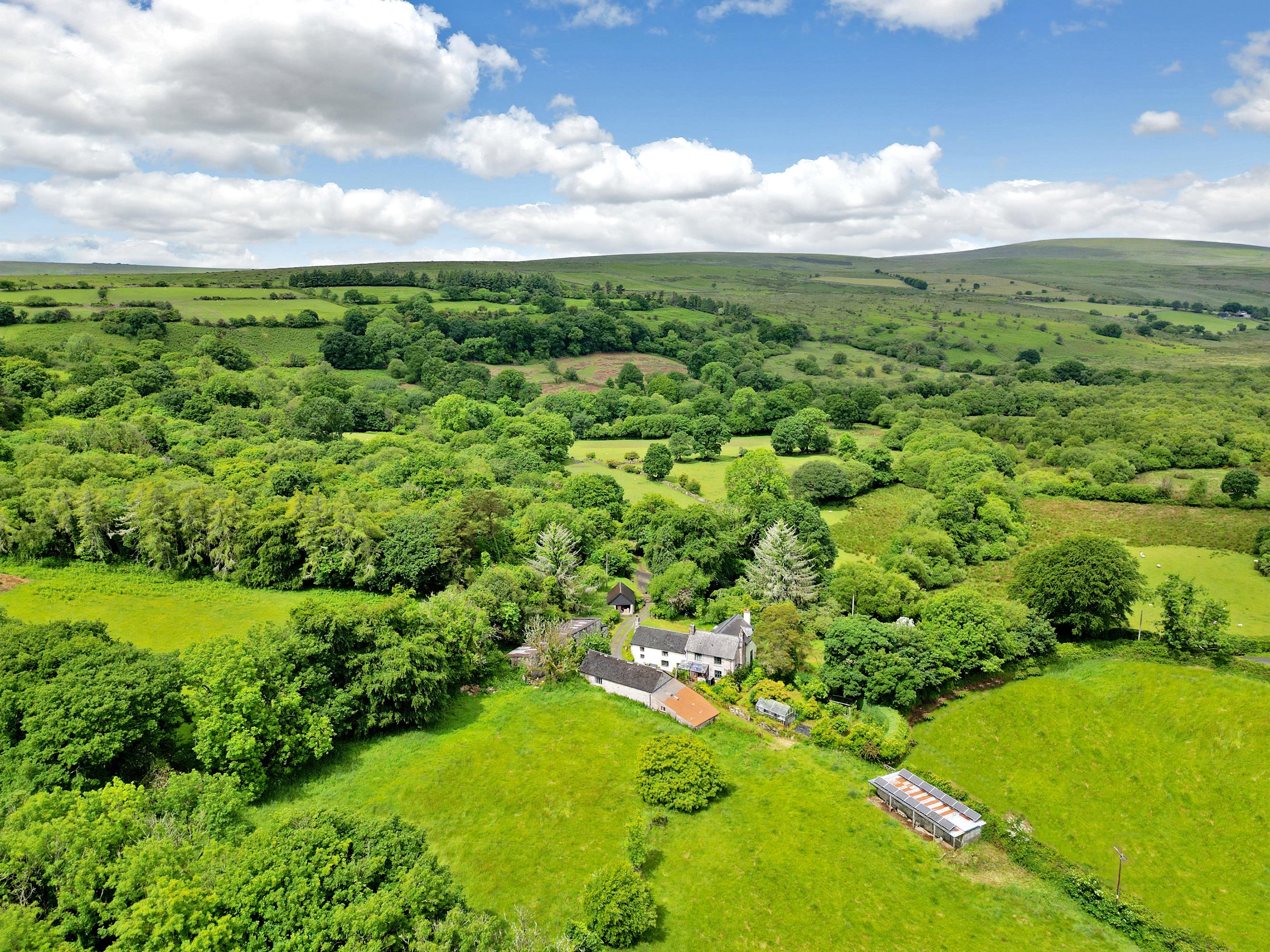 5 bedroom detached house for sale 0