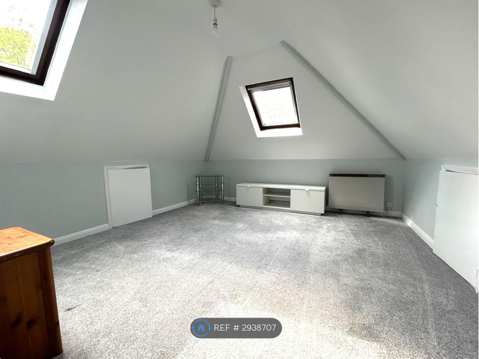 Whitlelands Road, High Wycombe photo 5