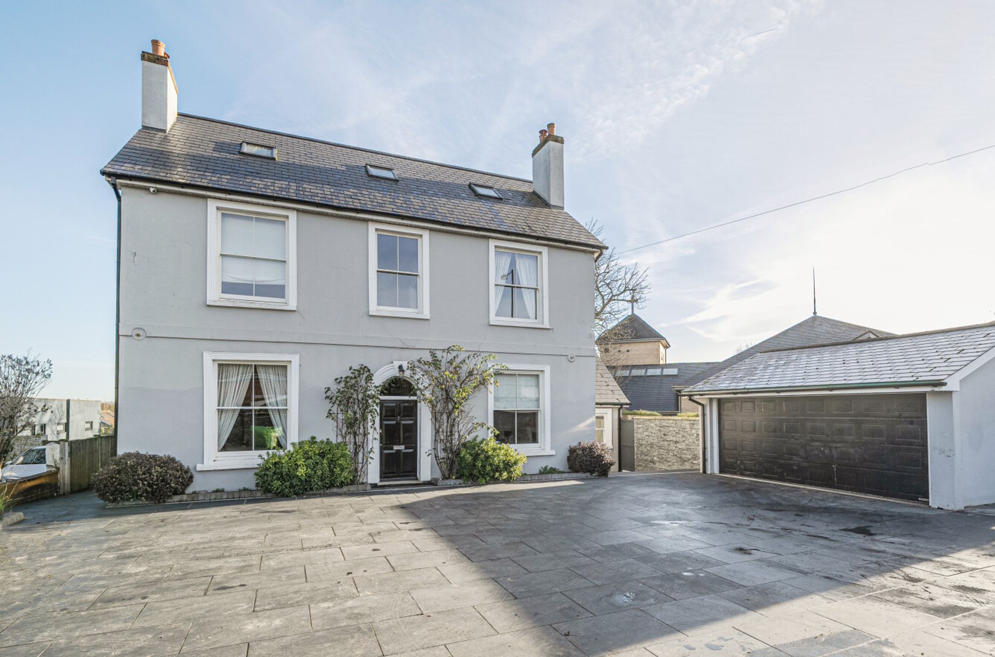 5 bedroom detached house for sale 0