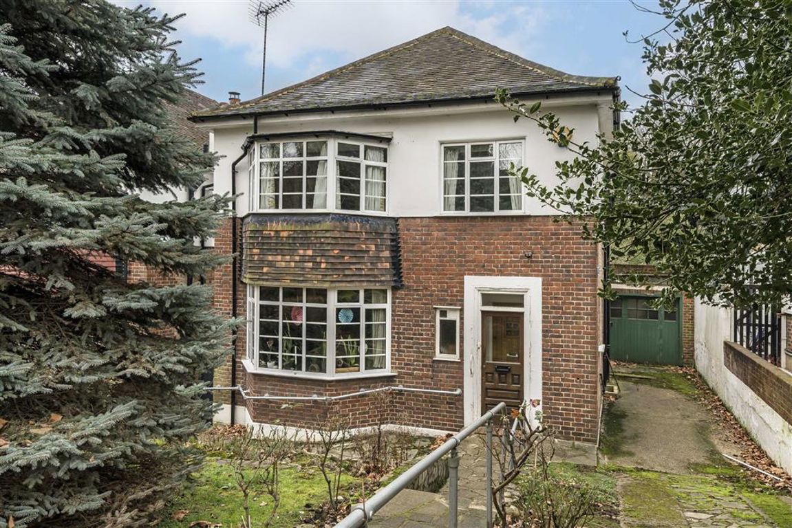 4 bedroom detached house for sale 0