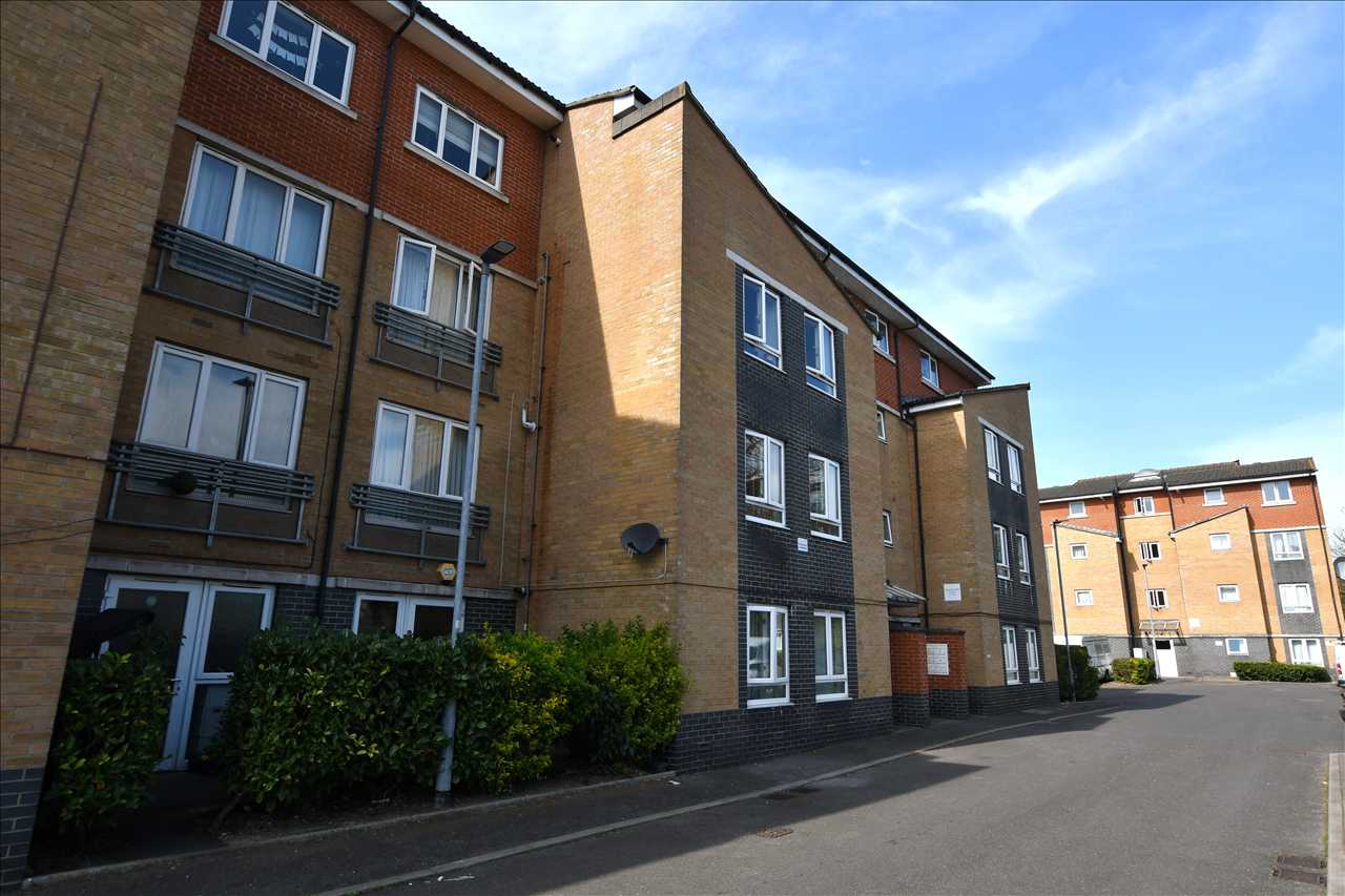 2-bed flat on 26, Washbourne Court, London, £284,995